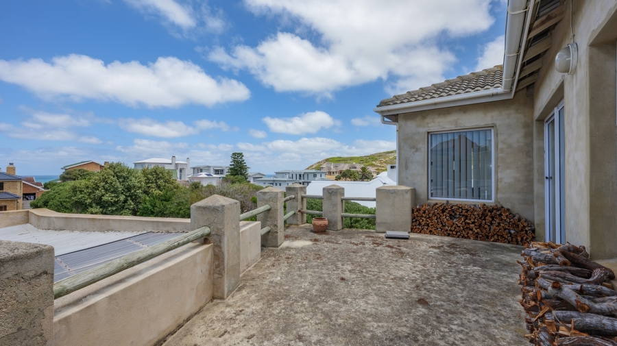 3 Bedroom Property for Sale in Struisbaai Western Cape